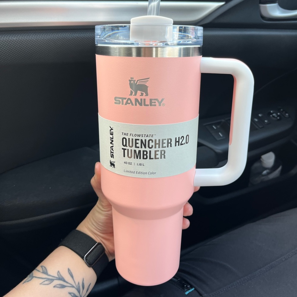 Stanley 40oz Stainless Steel
Adventure Quencher Tumbler -
Peach Limited edition